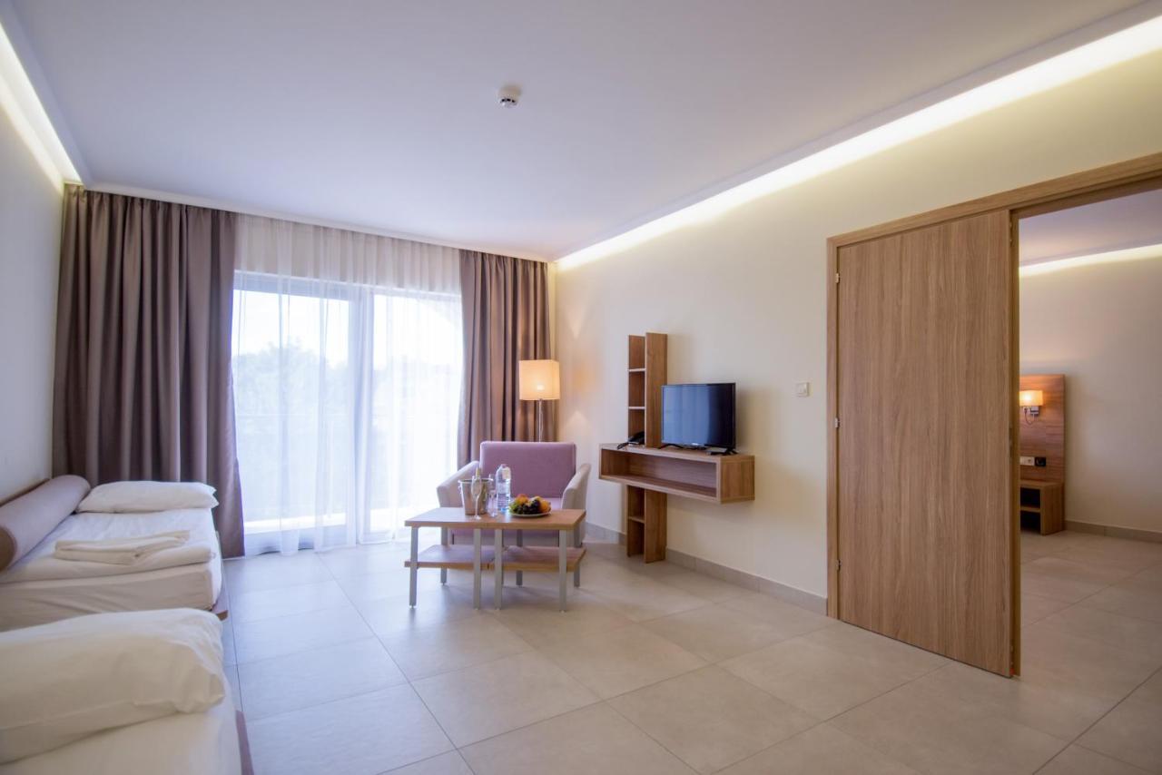 Belvedere Hotel Primorsko Exterior photo