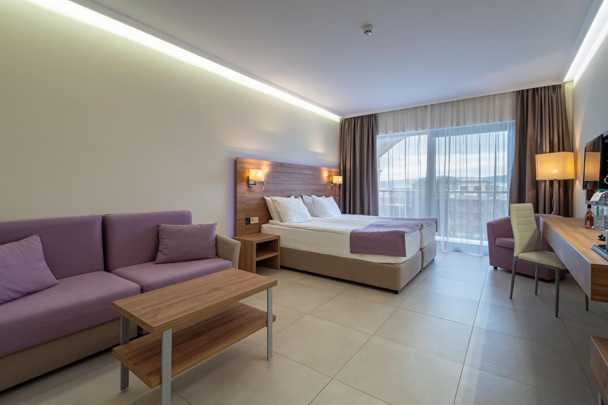 Belvedere Hotel Primorsko Exterior photo